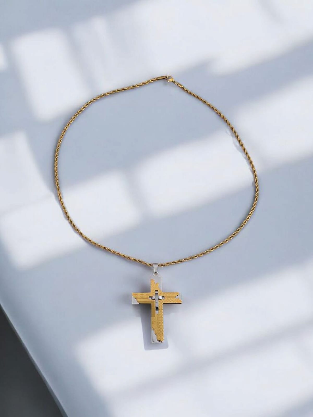 Cadena Cruz (hombre)